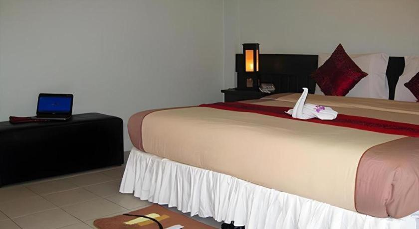 The Nice Patong Hotel Exterior foto